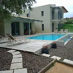 Villa Villa-agrielia